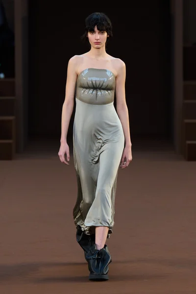 Look 15